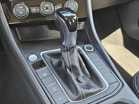 Used 2024 Volkswagen Jetta SE FWD image 12