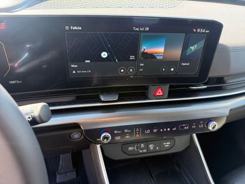 Used 2025 Kia Carnival SX w/ SX Dark Edition Package FWD image 12