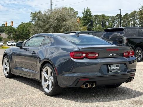 Used 2020 Chevrolet Camaro LT RWD image 4