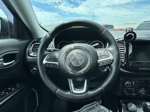 Used 2021 Jeep Compass Latitude image 24