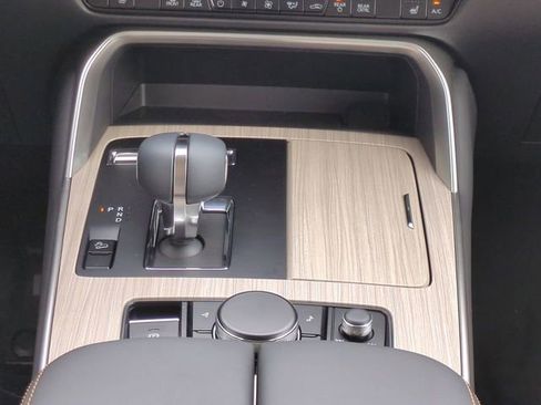 Used 2025 MAZDA CX-90 3.3 Turbo w/ Preferred Package AWD/4WD image 19