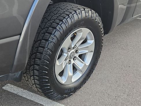 Used 2022 RAM 1500 Laramie AWD/4WD image 12