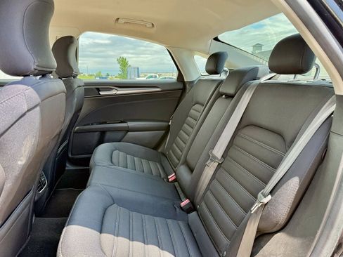Used 2015 Ford Fusion SE FWD image 12