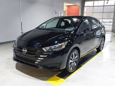 Used 2025 Nissan Versa SV w/ Trunk Package FWD image 18