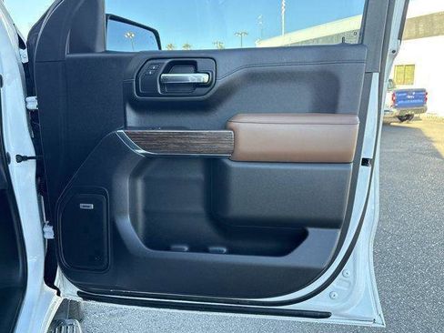 Used 2019 Chevrolet Silverado 1500 High Country w/ Technology Package image 57