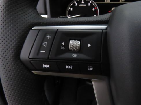 New 2025 Mitsubishi Outlander SE image 12