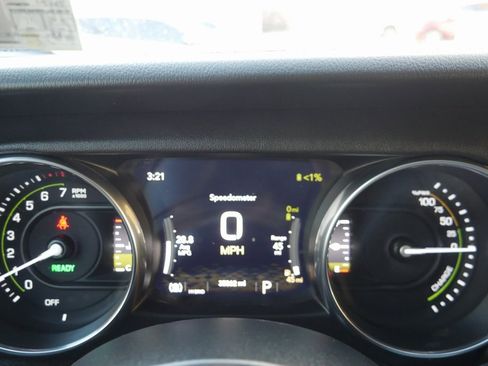 Used 2023 Jeep Wrangler Unlimited Sahara w/ Cold Weather Group image 15