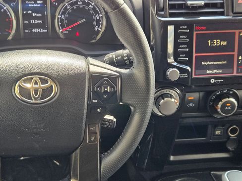 Used 2022 Toyota 4Runner TRD Off-Road image 23