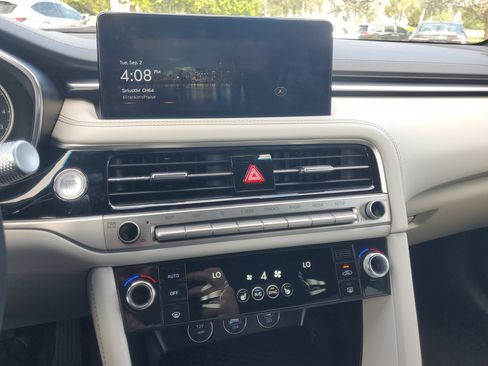 Used 2025 Genesis G70 2.5T image 30