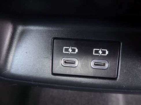 Used 2025 Toyota Corolla LE image 10