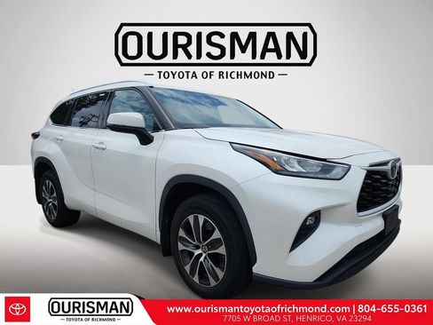 Certified 2020 Toyota Highlander XLE AWD/4WD image 1