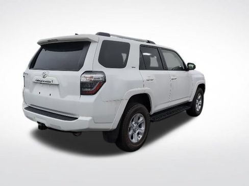 Used 2024 Toyota 4Runner SR5 AWD/4WD image 5
