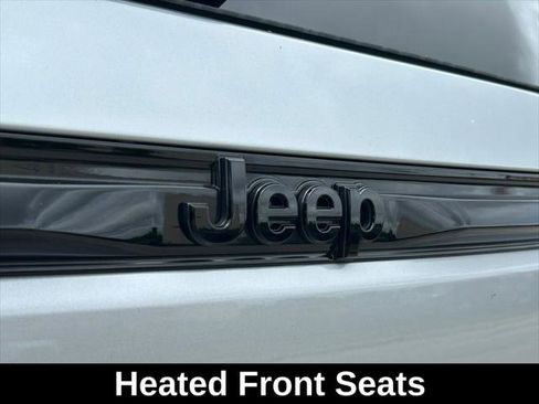 Certified 2024 Jeep Grand Cherokee Altitude image 27