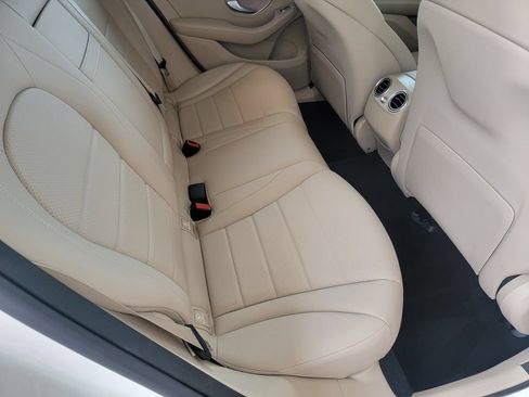 Used 2022 Mercedes-Benz GLC 300 4MATIC image 15