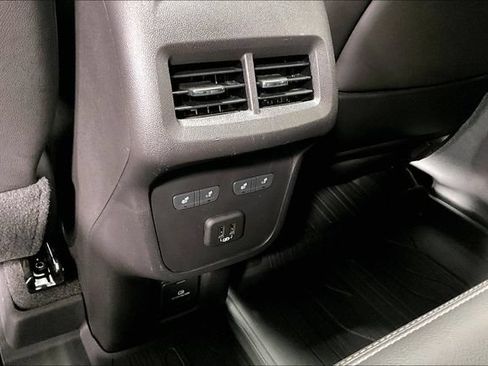 Used 2024 GMC Terrain Denali w/ Denali Premium Package AWD/4WD image 12