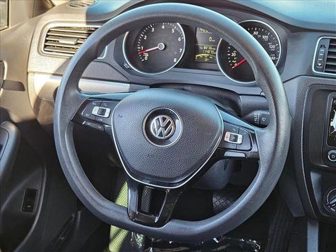 Used 2015 Volkswagen Jetta SE FWD image 11