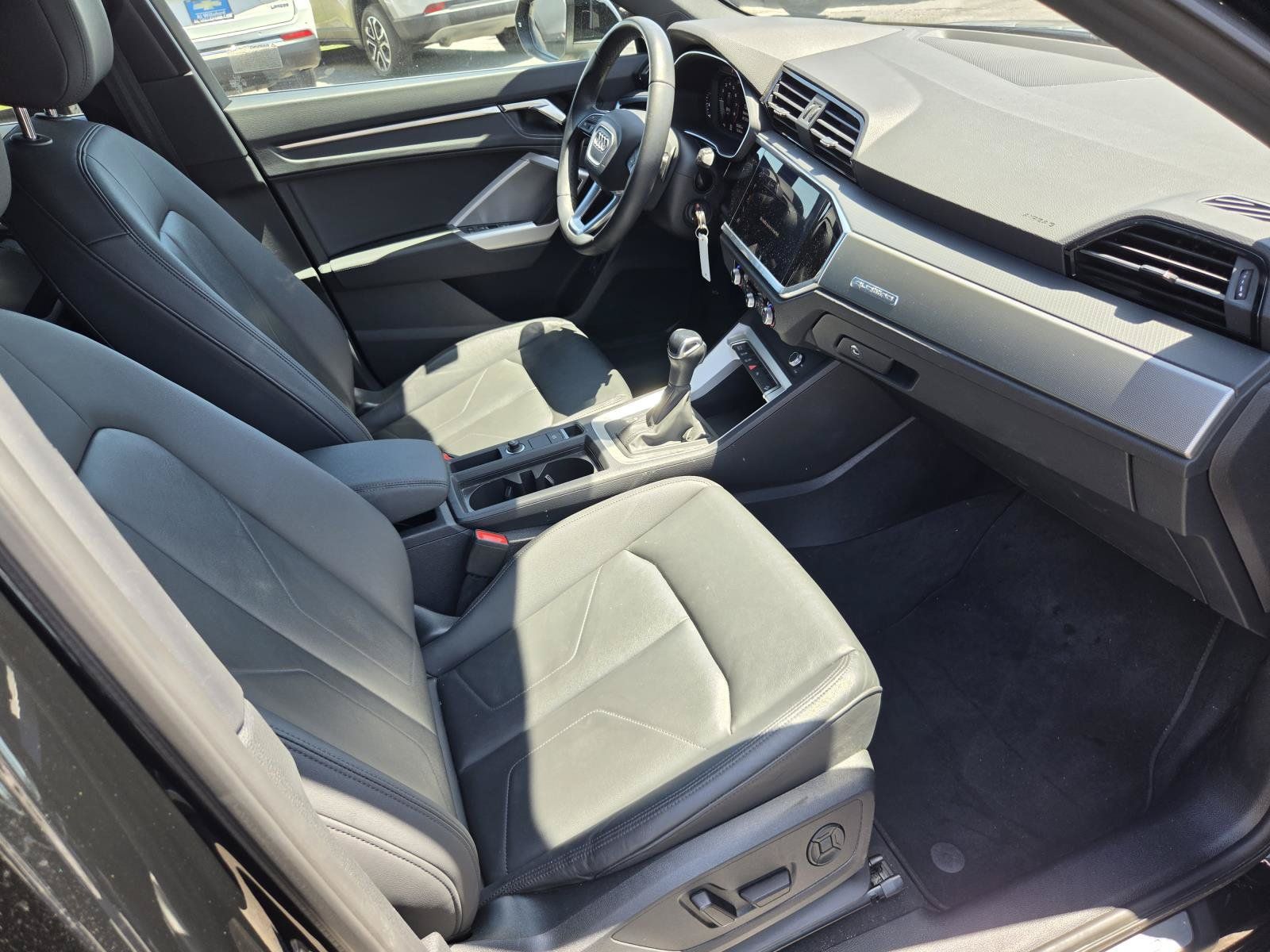 Used 2025 Audi Q3 2.0T Premium AWD/4WD image 9