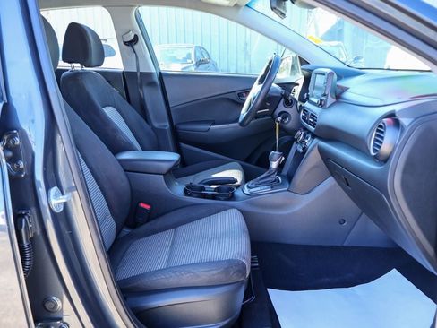 Used 2021 Hyundai Kona SE w/ Cargo Package image 8