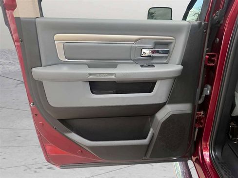 Used 2020 RAM 1500 Classic SLT AWD/4WD image 13