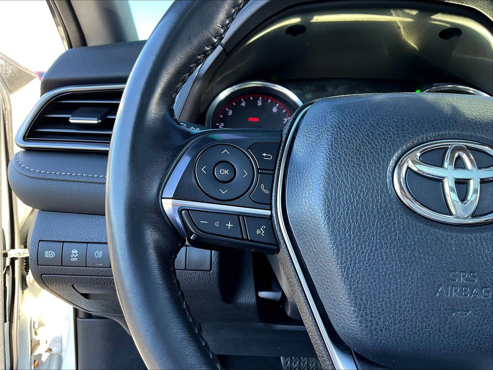 Used 2019 Toyota Camry XSE FWD image 11