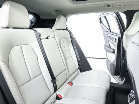 New 2026 Volvo XC40 B5 Plus w/ Protection Package Premier AWD/4WD image 21