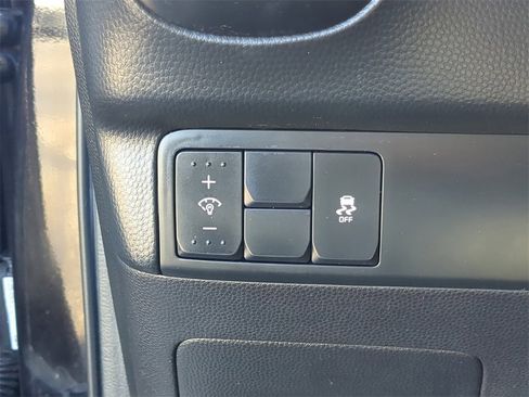 Used 2016 Kia Soul Base image 29