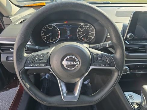 Used 2024 Nissan Altima 2.5 SV image 19