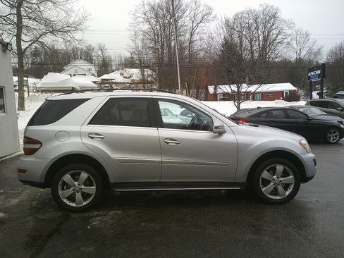 Used 2011 Mercedes-Benz ML 350 4MATIC 4dr ML 350 image 4