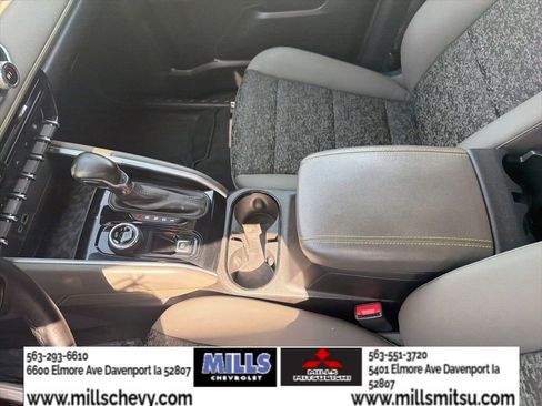 Used 2024 Chevrolet Colorado ZR2 w/ Technology Package AWD/4WD image 15