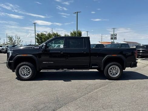 Used 2024 GMC Sierra 3500 AT4 w/ AT4 Preferred Package AWD/4WD image 9