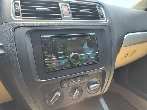 Used 2011 Volkswagen Jetta TDI FWD image 15
