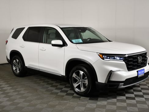 Used 2025 Honda Pilot EX-L image 4