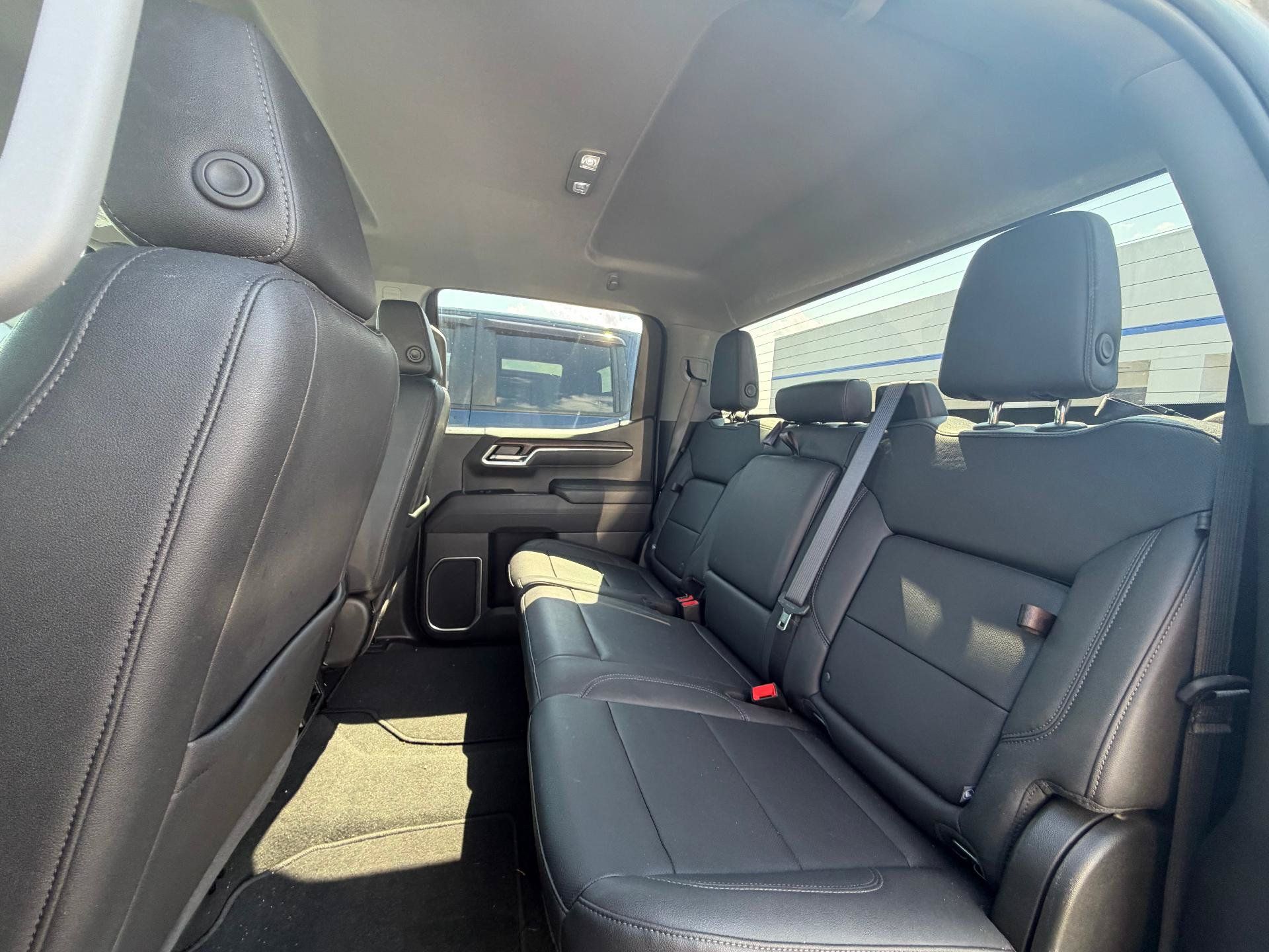 Used 2026 GMC Sierra 1500 SLT AWD/4WD image 10