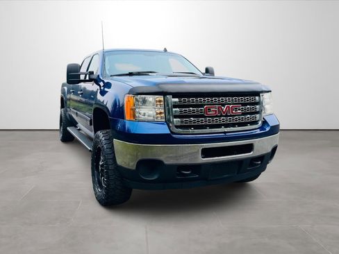 Used 2013 GMC Sierra 2500 SLE w/ Suspension Package, Off-Road AWD/4WD image 10
