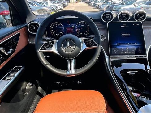 Used 2026 Mercedes-Benz GLC 300 4MATIC image 4