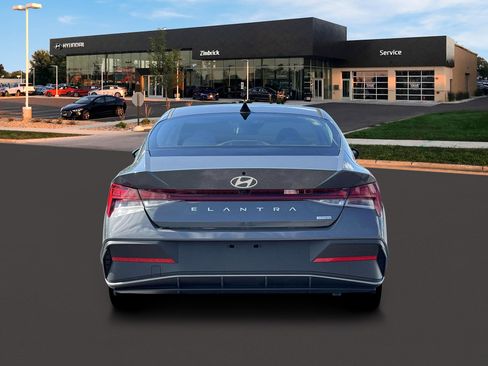 New 2026 Hyundai Elantra Hybrid FWD image 6