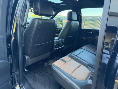 Used 2023 Chevrolet Silverado 3500 High Country AWD/4WD image 22