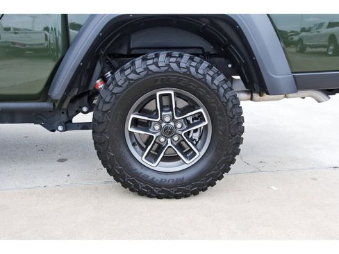 Used 2024 Jeep Gladiator Mojave w/ Convenience Group image 23