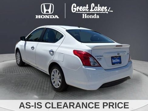 Used 2017 Nissan Versa SV FWD image 4
