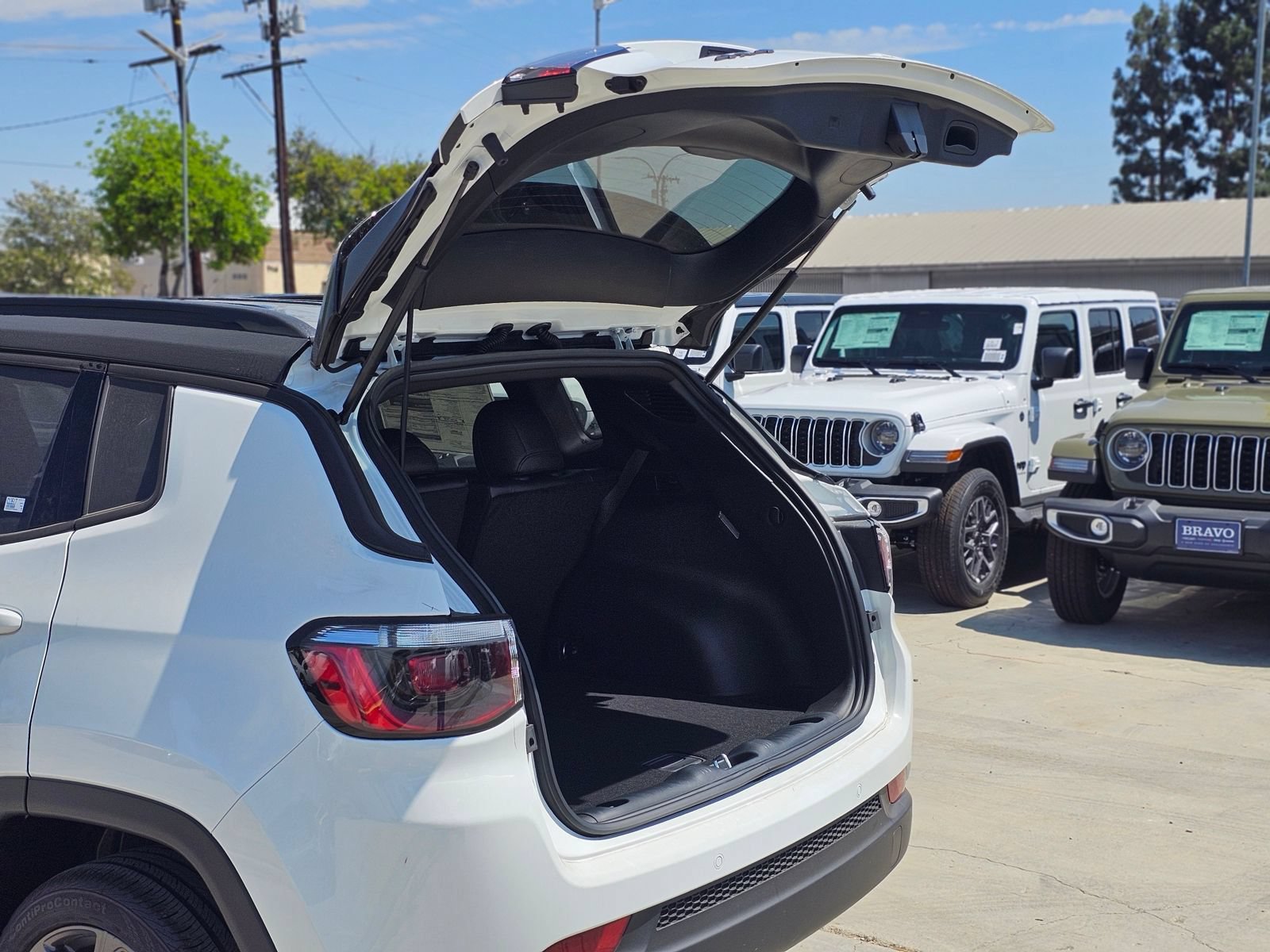 New 2026 Jeep Compass Limited AWD/4WD image 10