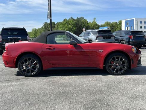 Used 2019 FIAT 124 Spider Abarth w/ Convenience Group RWD image 11