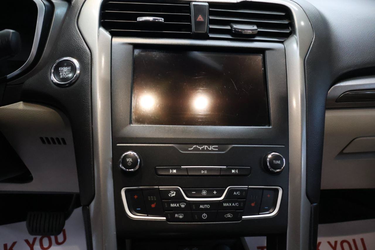 Used 2020 Ford Fusion SEL FWD image 14
