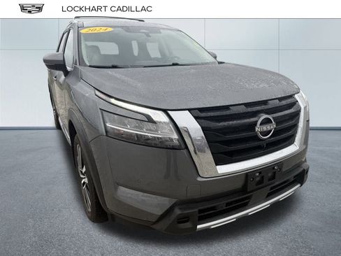 Used 2024 Nissan Pathfinder Platinum image 1