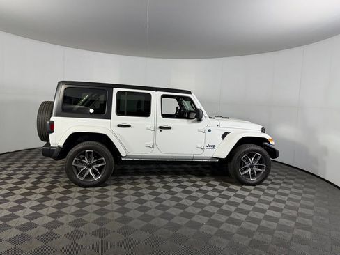 Used 2024 Jeep Wrangler Unlimited AWD/4WD image 6