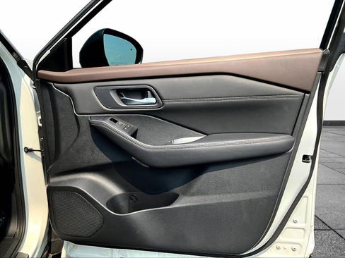 Certified 2023 Nissan Rogue SL AWD/4WD image 31