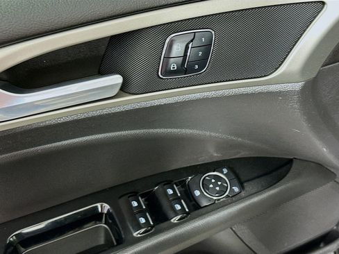 Used 2016 Ford Fusion Energi SE FWD image 18