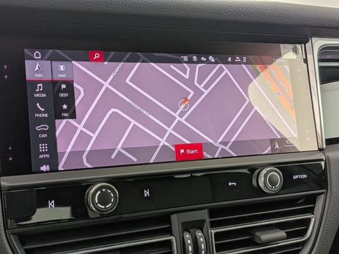 Certified 2025 Porsche Macan Turbo AWD/4WD image 17