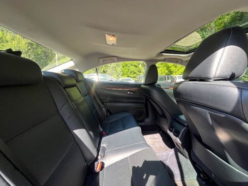Used 2013 Lexus ES 300h w/ Luxury Pkg FWD image 27