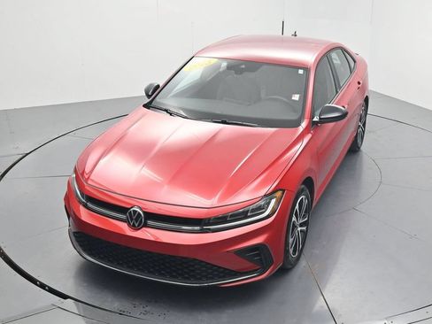 Used 2025 Volkswagen Jetta Sport FWD image 43