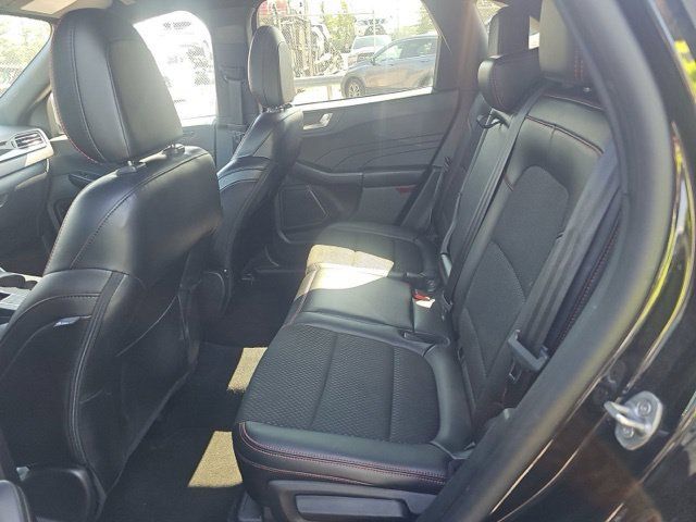 Used 2025 Ford Escape ST-Line AWD/4WD image 13